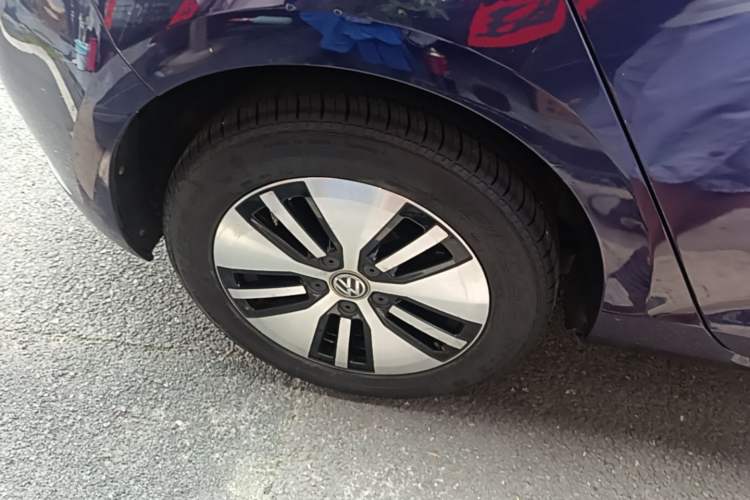 Used Volkswagen Golf Pure Electric 2020 Chari Right Rear Wheel Hub