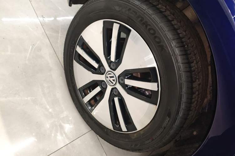 Used Volkswagen Golf Pure Electric 2020 Chari Right Rear Wheel Hub