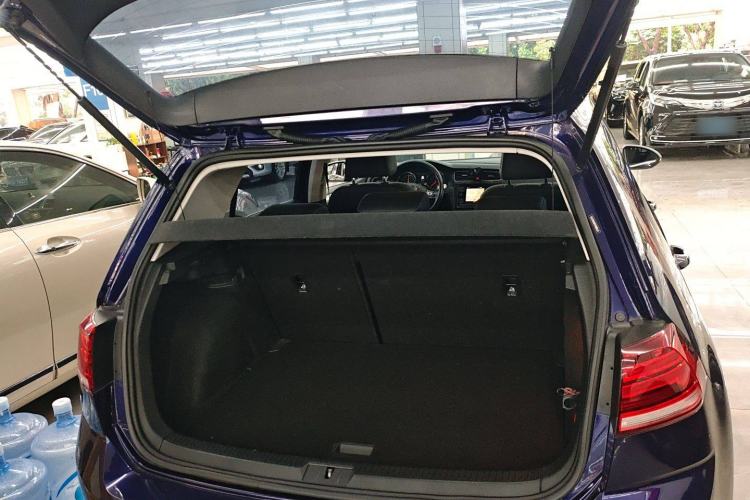 Used Volkswagen Golf Pure Electric 2020 Chari Trunk
