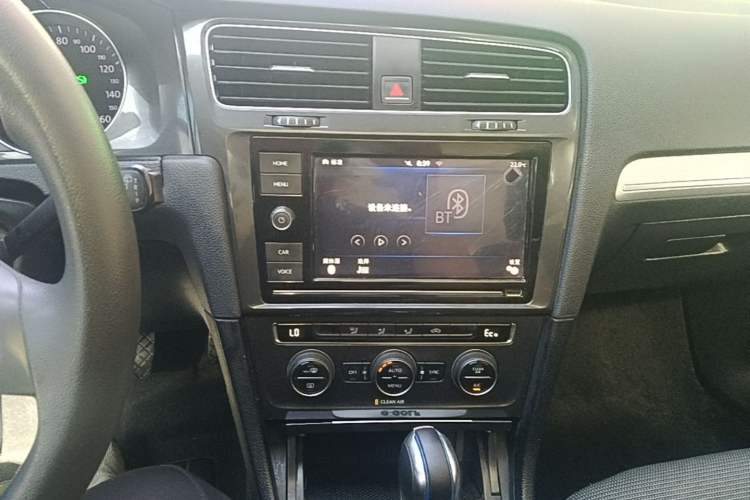 Used Volkswagen Golf Pure Electric 2020 Chari Audio And AC Panel