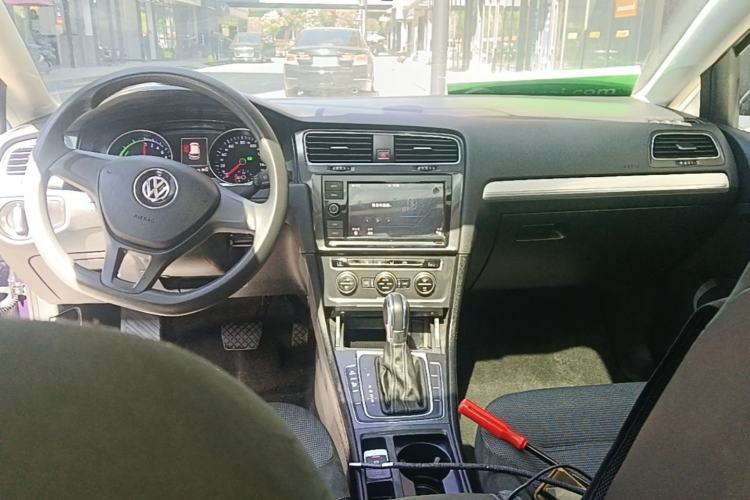 Used Volkswagen Golf Pure Electric 2020 Chari Center Console