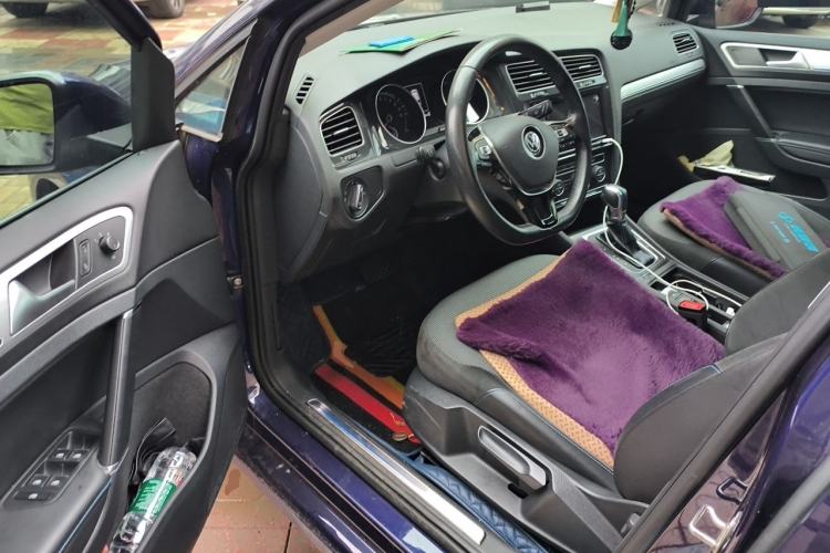 Used Volkswagen Golf Pure Electric 2020 Chari Driver Seat