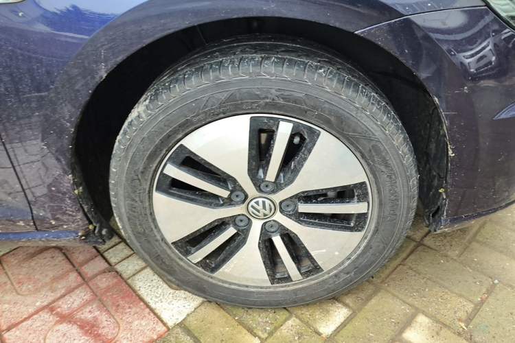 Used Volkswagen Golf Pure Electric 2020 Chari Right Front Wheel Hub