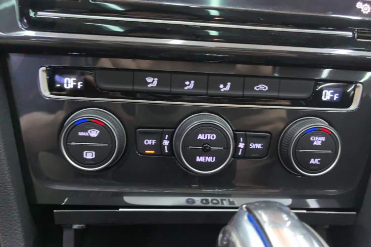 Used Volkswagen Golf Pure Electric 2020 Chari Audio And AC Panel