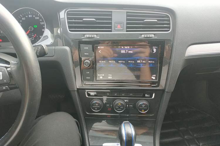 Used Volkswagen Golf Pure Electric 2020 Chari Audio And AC Panel