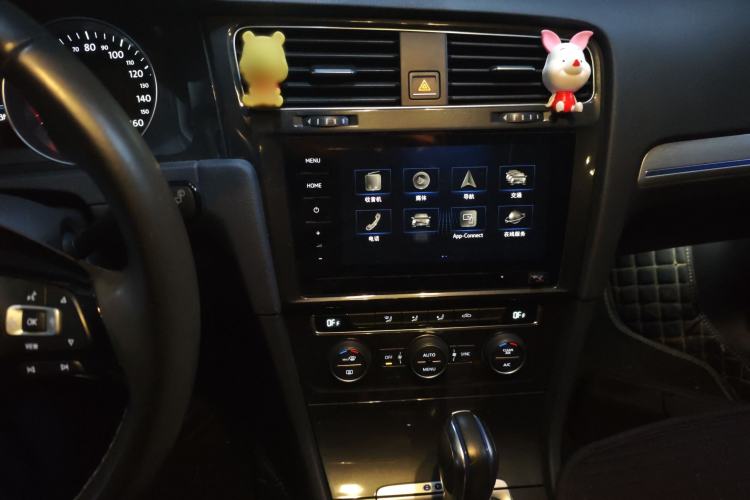 Used Volkswagen Golf Pure Electric 2020 Chari Audio And AC Panel