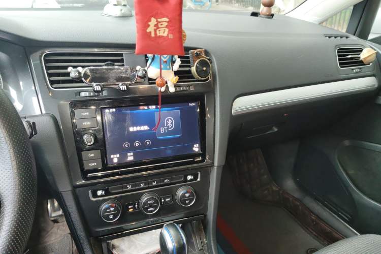 Used Volkswagen Golf Pure Electric 2020 Chari Audio And AC Panel