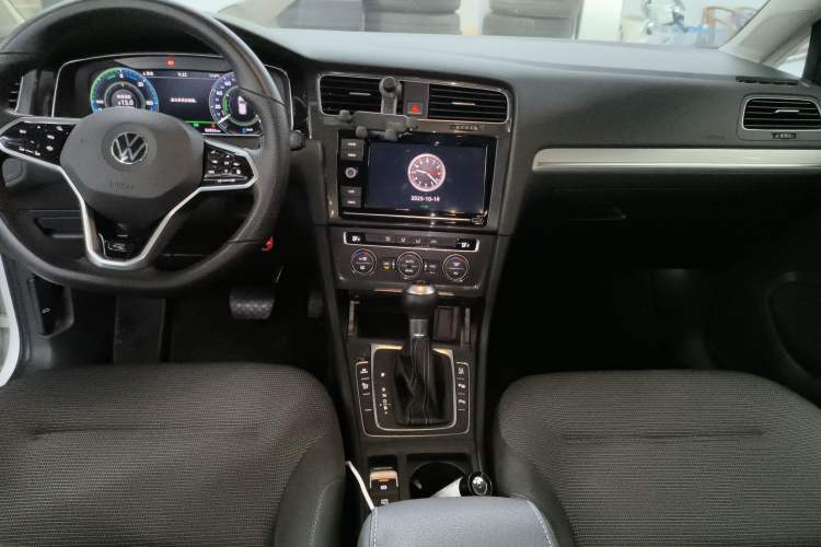 Used Volkswagen Golf Pure Electric 2020 Chari Audio And AC Panel