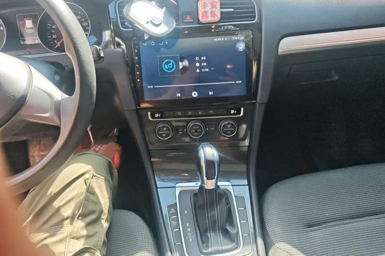 Used Volkswagen Golf Pure Electric 2020 Chari Audio And AC Panel