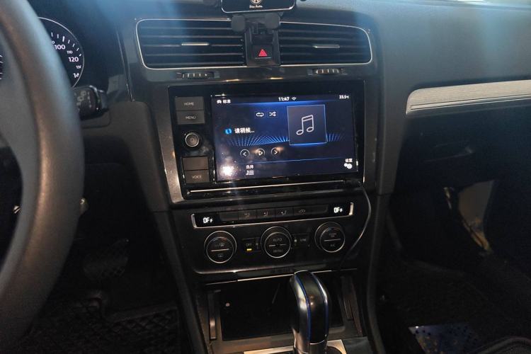 Used Volkswagen Golf Pure Electric 2020 Chari Audio And AC Panel