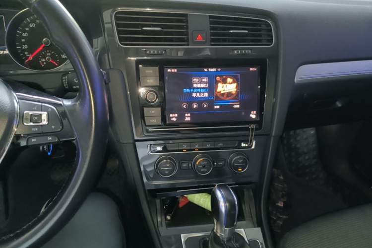 Used Volkswagen Golf Pure Electric 2020 Chari Audio And AC Panel