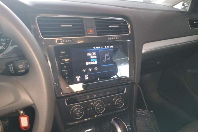 Used Volkswagen Golf Pure Electric 2020 Chari Audio And AC Panel