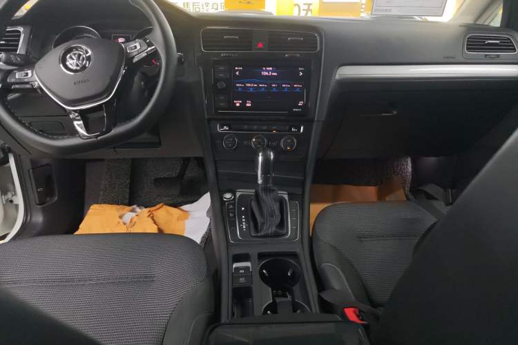 Used Volkswagen Golf Pure Electric 2020 Chari Audio And AC Panel