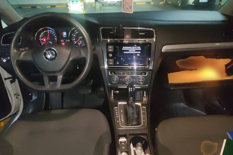 Used Volkswagen Golf Pure Electric 2020 Chari Center Console