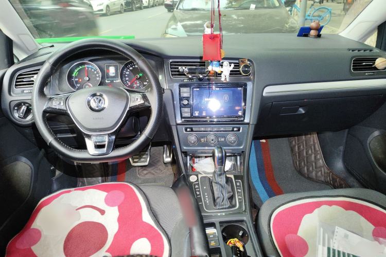 Used Volkswagen Golf Pure Electric 2020 Chari Center Console