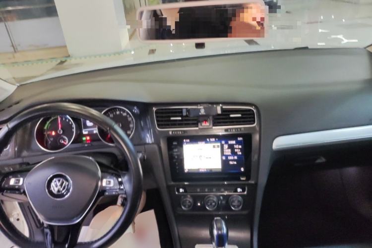 Used Volkswagen Golf Pure Electric 2020 Chari Center Console