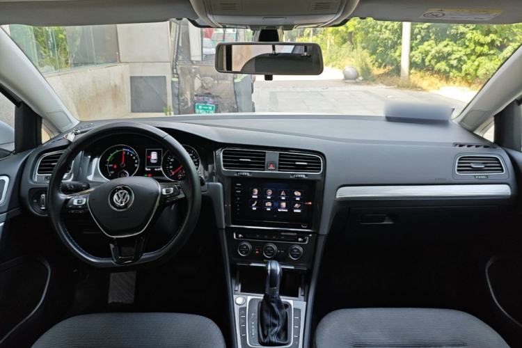 Used Volkswagen Golf Pure Electric 2020 Chari Center Console