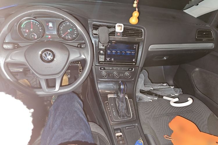 Used Volkswagen Golf Pure Electric 2020 Chari Center Console