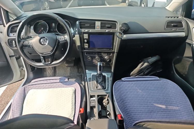Used Volkswagen Golf Pure Electric 2020 Chari Center Console
