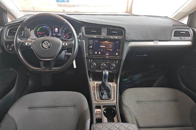 Used Volkswagen Golf Pure Electric 2020 Chari Center Console