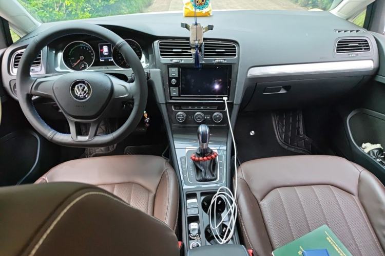 Used Volkswagen Golf Pure Electric 2020 Chari Center Console