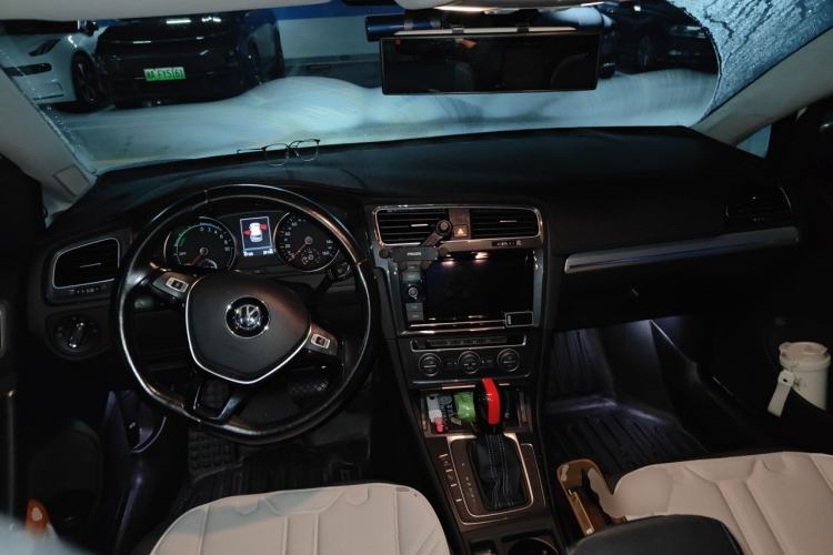 Used Volkswagen Golf Pure Electric 2020 Chari Center Console