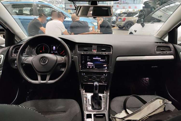 Used Volkswagen Golf Pure Electric 2020 Chari Center Console