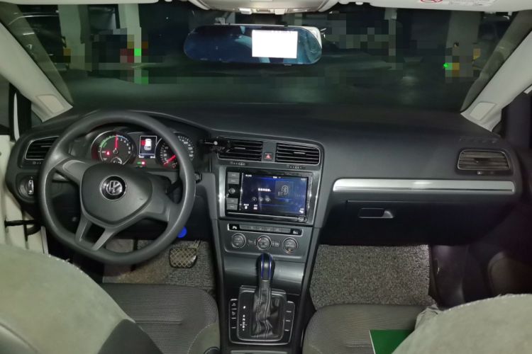Used Volkswagen Golf Pure Electric 2020 Chari Center Console