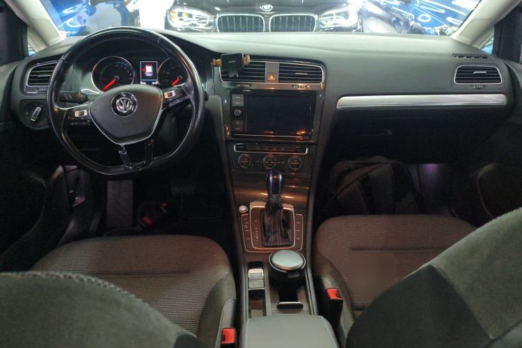 Used Volkswagen Golf Pure Electric 2020 Chari Center Console