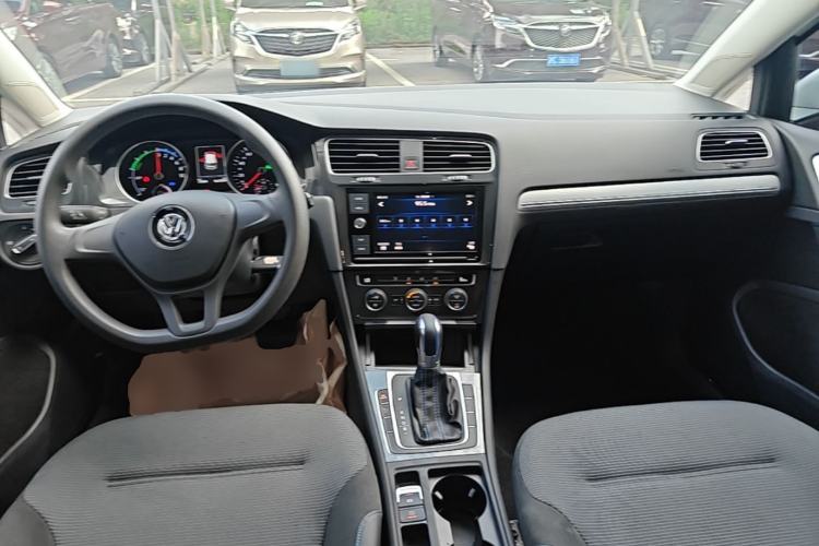 Used Volkswagen Golf Pure Electric 2020 Chari Center Console