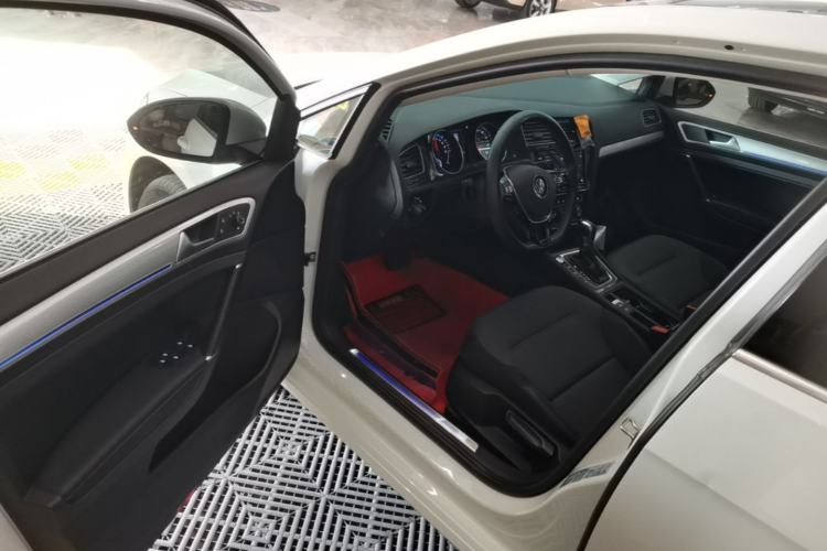 Used Volkswagen Golf Pure Electric 2020 Chari Driver Seat