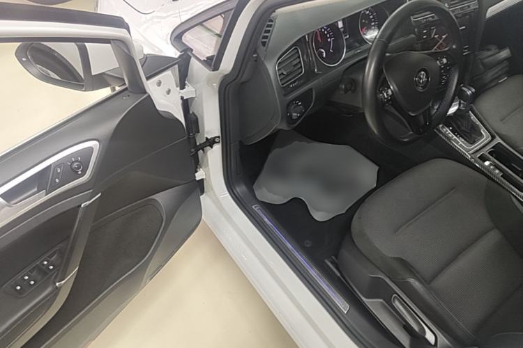 Used Volkswagen Golf Pure Electric 2020 Chari Driver Seat