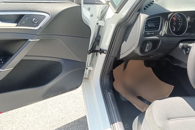Used Volkswagen Golf Pure Electric 2020 Chari Driver Seat
