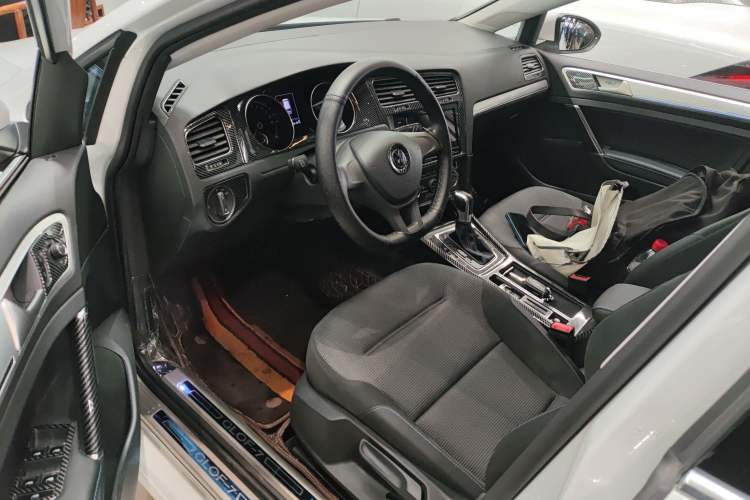 Used Volkswagen Golf Pure Electric 2020 Chari Driver Seat