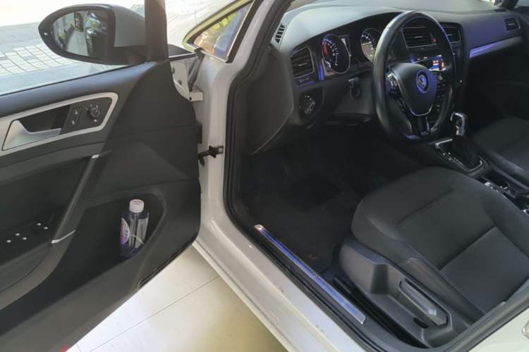 Used Volkswagen Golf Pure Electric 2020 Chari Driver Seat