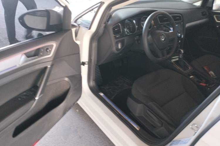 Used Volkswagen Golf Pure Electric 2020 Chari Driver Seat