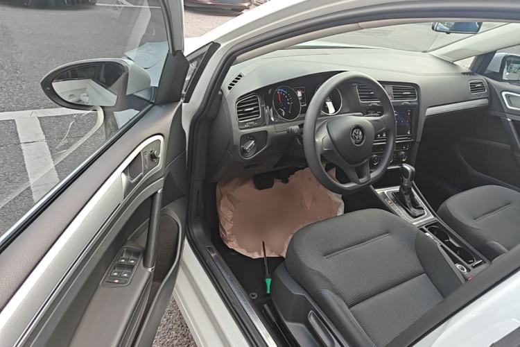 Used Volkswagen Golf Pure Electric 2020 Chari Driver Seat