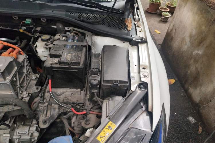 Used Volkswagen Golf Pure Electric 2020 Chari Engine Bay Left