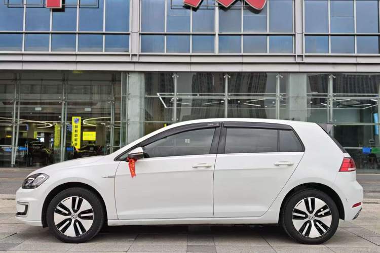 Used Volkswagen Golf Pure Electric 2020 Chari Exterior 1