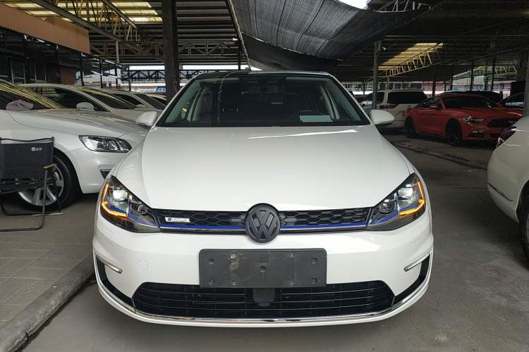 Used Volkswagen Golf Pure Electric 2020 Chari Exterior 1