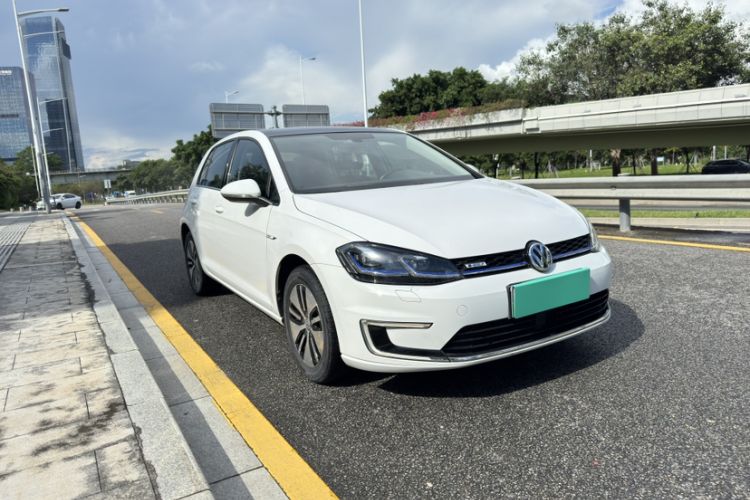 Used Volkswagen Golf Pure Electric 2020 Chari Exterior 1
