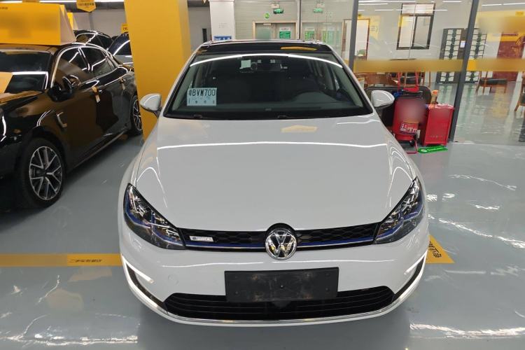 Used Volkswagen Golf Pure Electric 2020 Chari Exterior 1