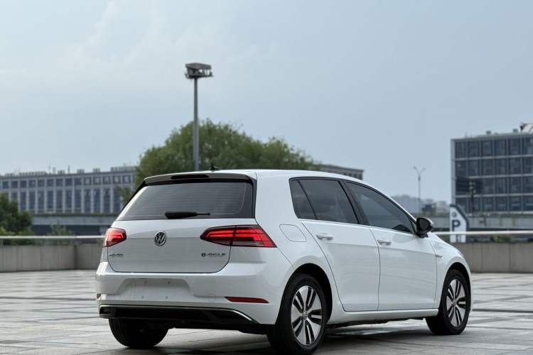 Used Volkswagen Golf Pure Electric 2020 Chari Exterior 2