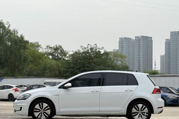 Used Volkswagen Golf Pure Electric 2020 Chari Exterior 2
