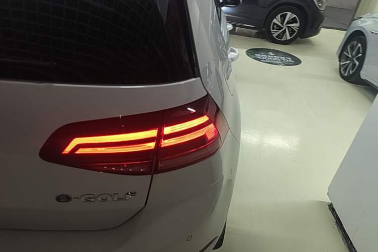 Used Volkswagen Golf Pure Electric 2020 Chari Exterior 3