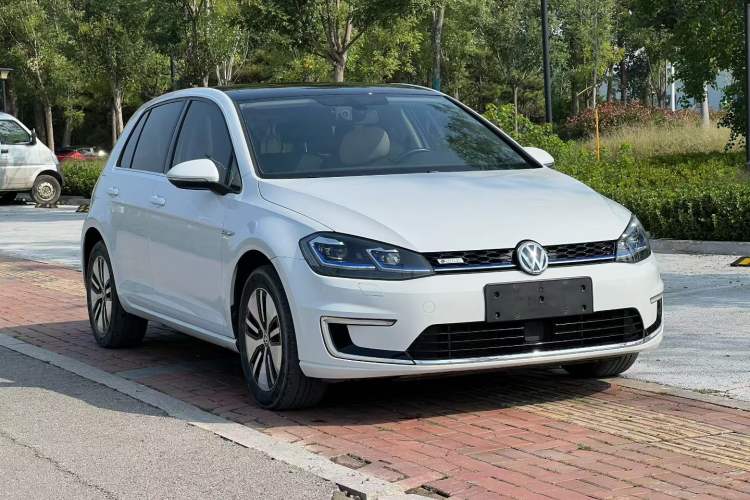 Used Volkswagen Golf Pure Electric 2020 Chari Exterior 3
