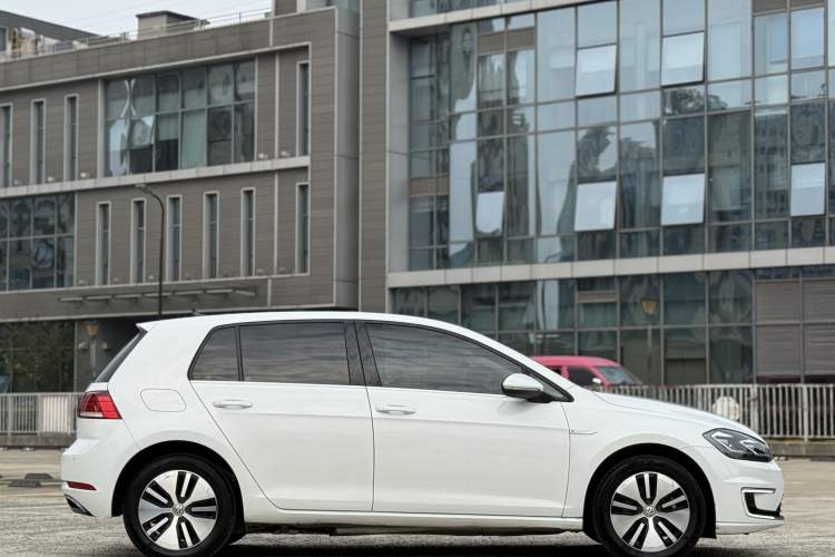 Used Volkswagen Golf Pure Electric 2020 Chari Exterior 3