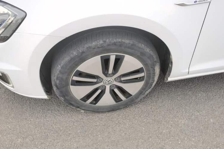 Used Volkswagen Golf Pure Electric 2020 Chari Exterior 4