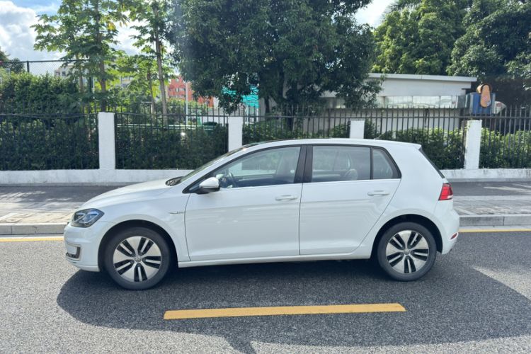 Used Volkswagen Golf Pure Electric 2020 Chari Exterior 5