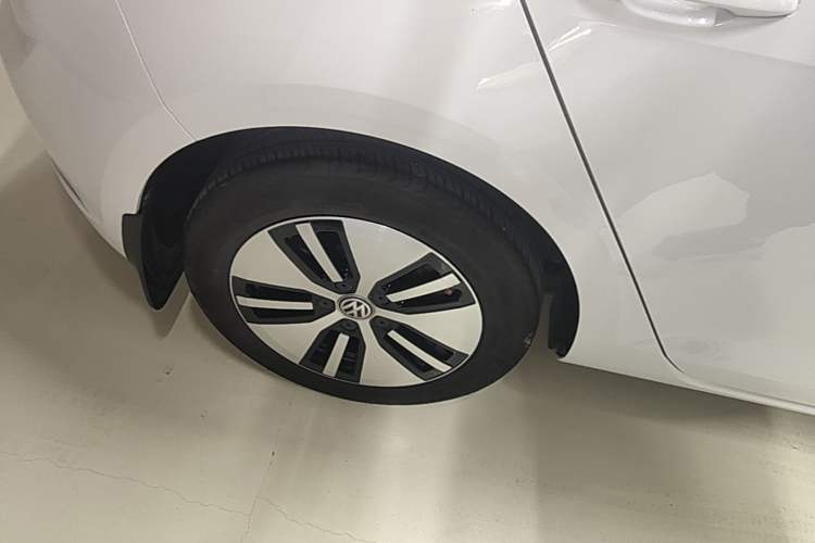 Used Volkswagen Golf Pure Electric 2020 Chari Exterior 5